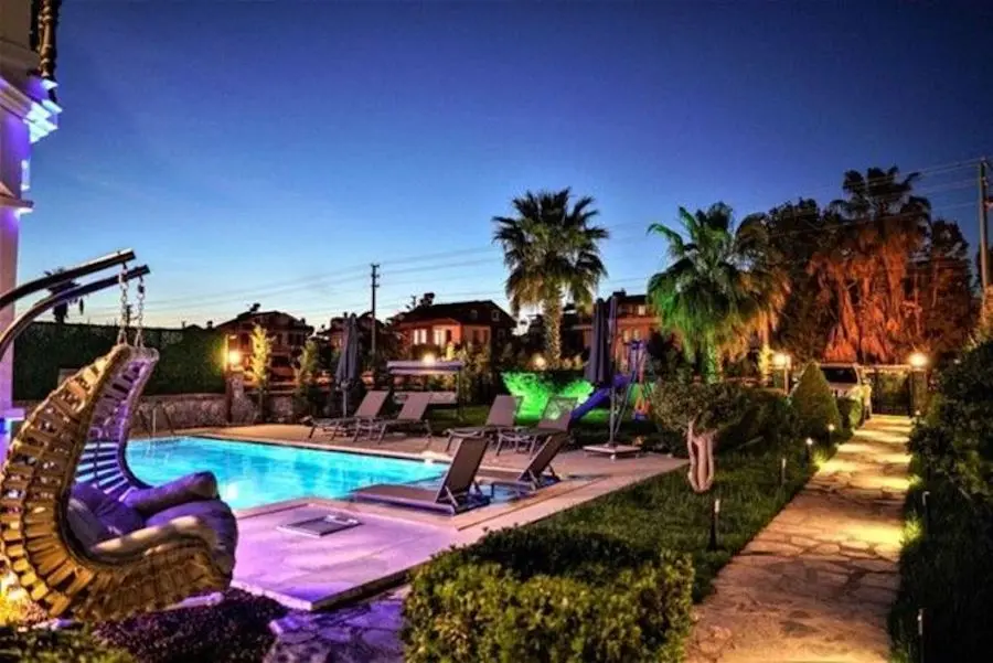 Swimming pool